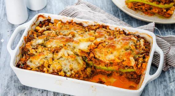 Вкуснейшая запеканка из кабачков с мясным фаршем и моцареллой