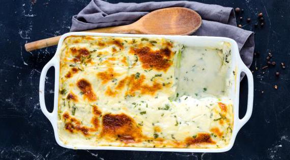 Нежная запеканка из кабачков с сыром и зеленью: вкус, который покорит сердце