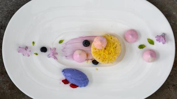 Вкуснейшие капкейки с натуральным йогуртом и свежей голубикой