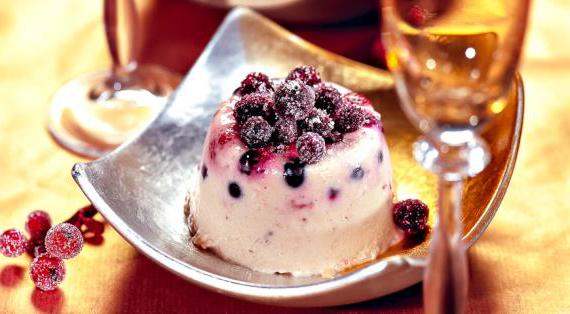 Вкуснейший ягодный пудинг с ромом и ванилью