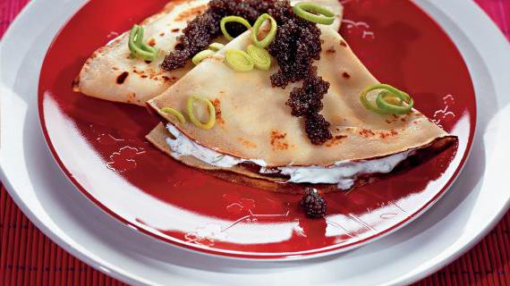 Вкусные блинчики с икрой пинагора – праздничный завтрак или закуска
