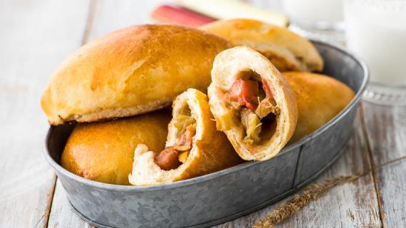 Домашние пирожки с ревенем: вкусная и ароматная выпечка