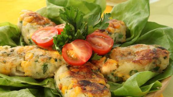 Вкусные картофельные котлеты с креветками и кукурузой