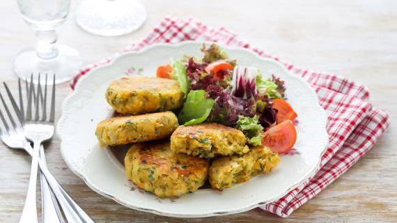 Пикантные котлеты из красной чечевицы с оливками и зеленью