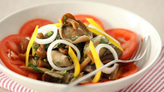 Вкусный и легкий салат из маринованных грибов с овощами для похудения