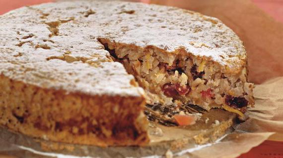 Вкусный рисовый пирог с миндалем и цукатами