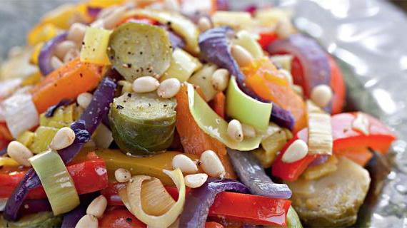 Вкусный салат из запеченных овощей для всей семьи