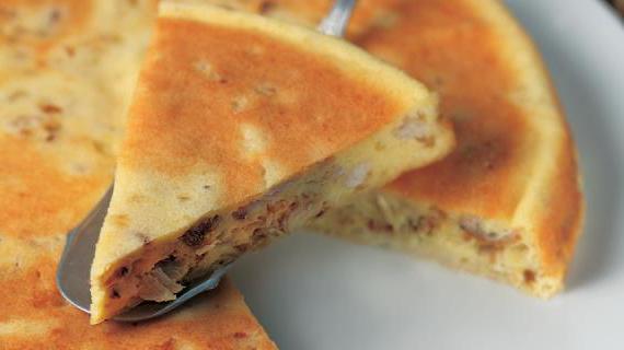 Вкусный заливной пирог с цесаркой и луком