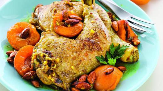 Восточное куриное блюдо с абрикосами и миндалем: нежный вкус в каждой ложке