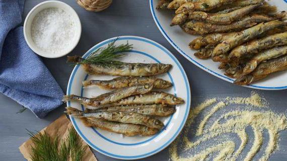 Жареная мойва в кукурузной муке: простой рецепт с хрустящей корочкой